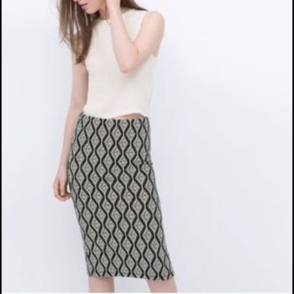 Zara Black White Geometric Print Pencil Skirt - Picture 3 of 4